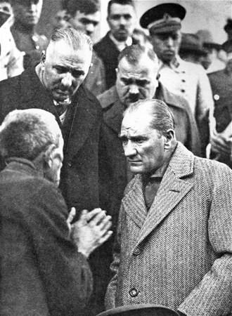 Atatürk 80 yıldır saygı, sevgi ve özlemle anılıyor