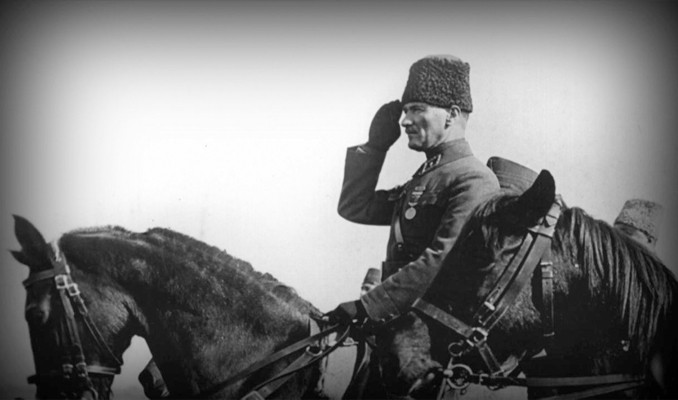 Atatürk 80 yıldır saygı, sevgi ve özlemle anılıyor