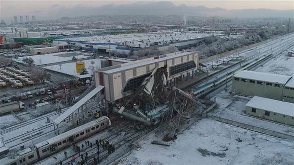 Ankara'daki YHT kazasından ilk fotoğraflar