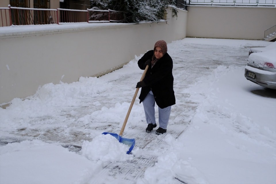 Yurtta kar! İller beyaza büründü...