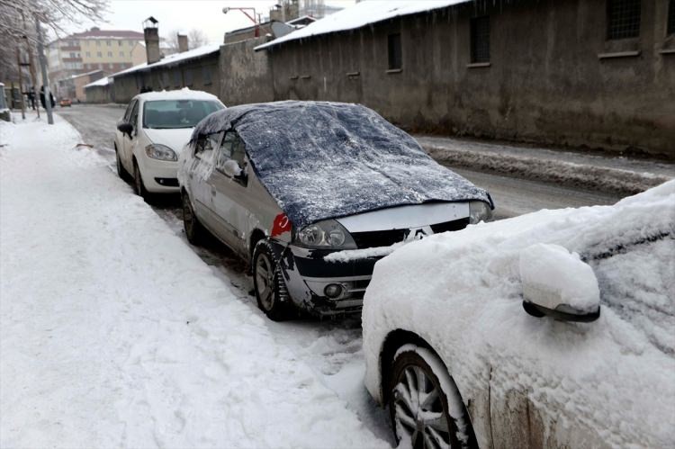 Yurtta kar! İller beyaza büründü...