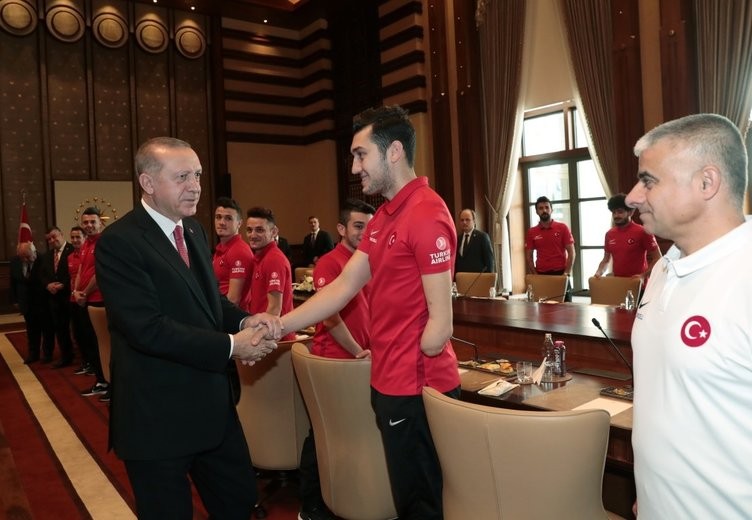 Erdoğan, Ampute Futbol Milli Takımı'nı kabul etti