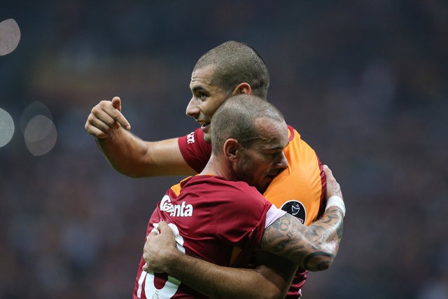 Sneijder'in menajerinden Galatasaray açıklaması