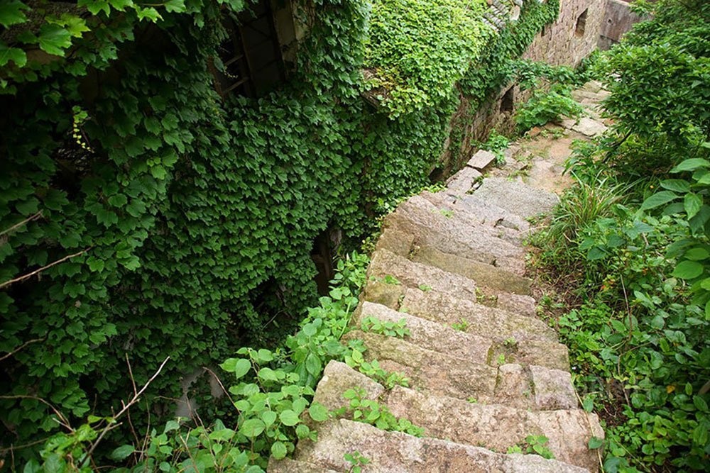 Doğanın yuttuğu kasabaya turist yağıyor