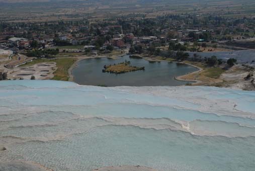 Beyaz cennet Pamukkale geceleri de gezilebilecek