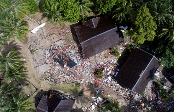 Endonezya'daki tsunami felaketinde ölenlerin sayısı 373'e yükseldi