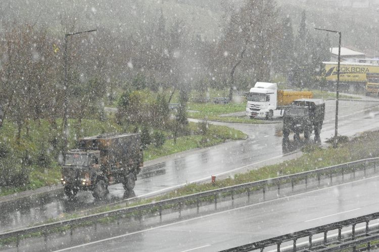 Sınıra sevkedilen araçlarda dikkat çeken ayrıntı