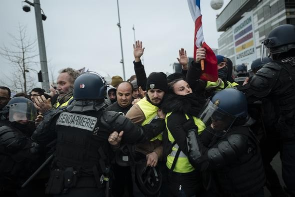 Paris savaş alanına döndü