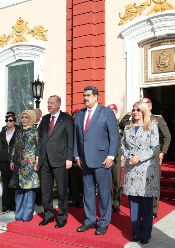 Maduro'dan dikkat çeken hareket! Türk bayrağı...