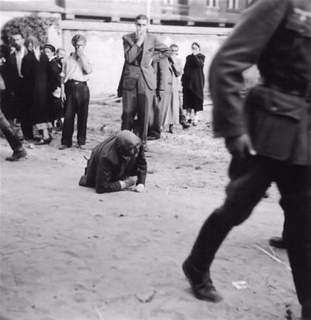 Tarihin en acı ve etkileyici fotoğrafları