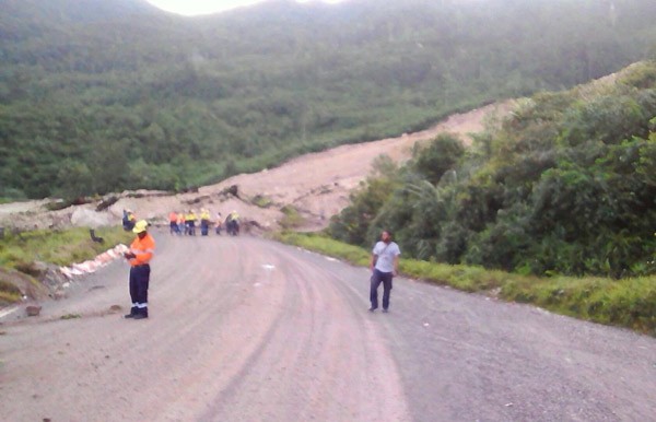 Papua Yeni Gine'deki büyük deprem