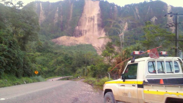 Papua Yeni Gine'deki büyük deprem