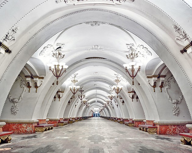 Sovyet döneminin göz kamaştırıcı metro istasyonları