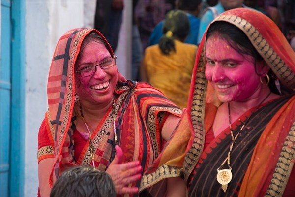 Hindistan'daki bahar festivalinden görüntüler