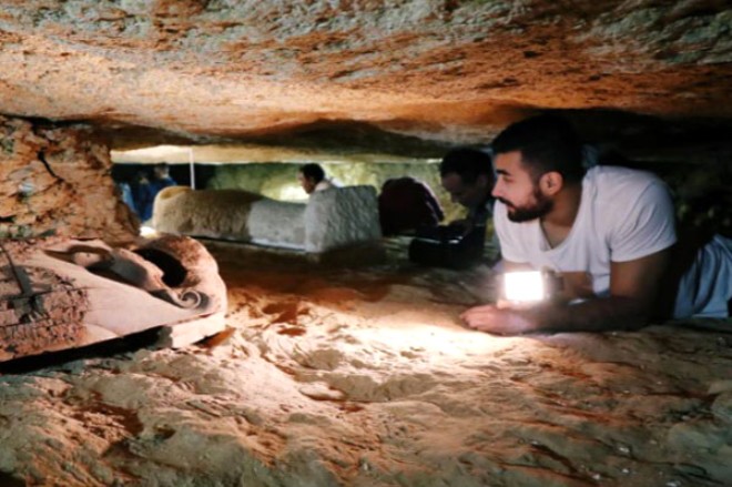 Mısır'da öbür dünyadan mesaj taşıyan kolye bulundu