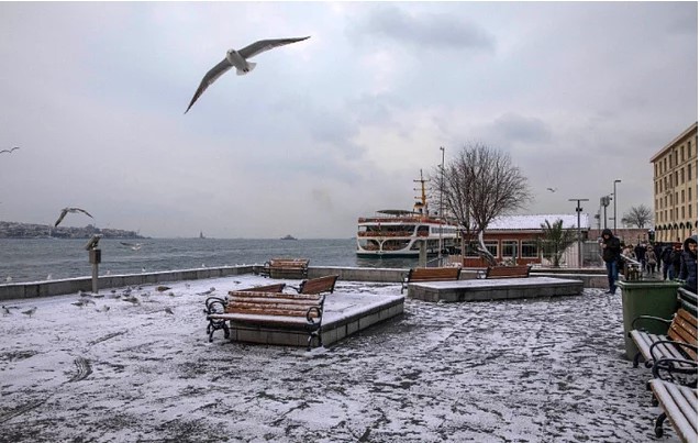 Baharın ilk gününde Mart kapıdan baktırdı