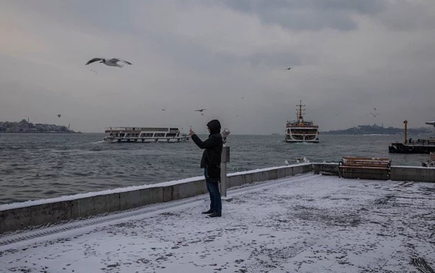 Baharın ilk gününde Mart kapıdan baktırdı