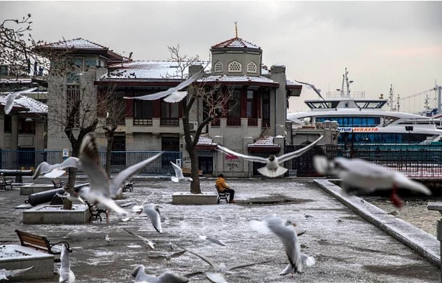 Baharın ilk gününde Mart kapıdan baktırdı