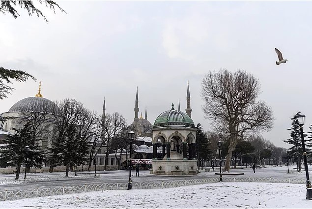 Baharın ilk gününde Mart kapıdan baktırdı