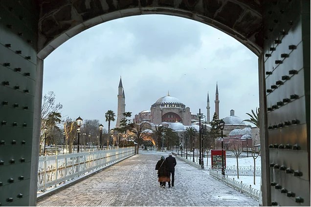 Baharın ilk gününde Mart kapıdan baktırdı