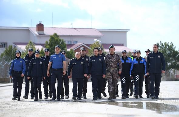 İşte polisin yeni kıyafetleri