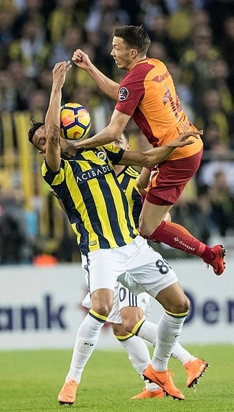 Fenerbahçe-Galatasaray maçından kareler