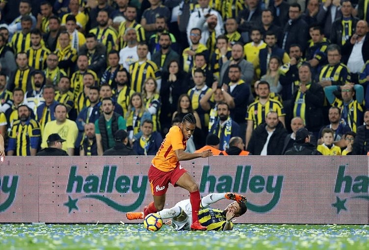 Fenerbahçe-Galatasaray maçından kareler