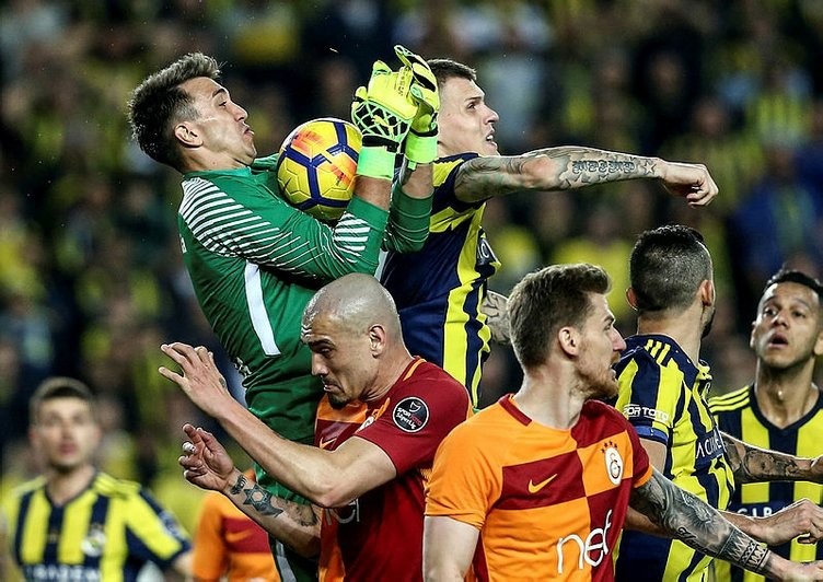 Fenerbahçe-Galatasaray maçından kareler