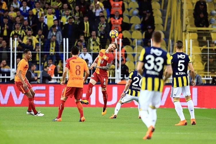 Fenerbahçe-Galatasaray maçından kareler