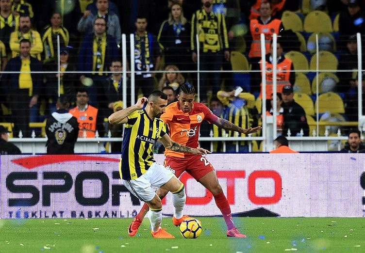 Fenerbahçe-Galatasaray maçından kareler