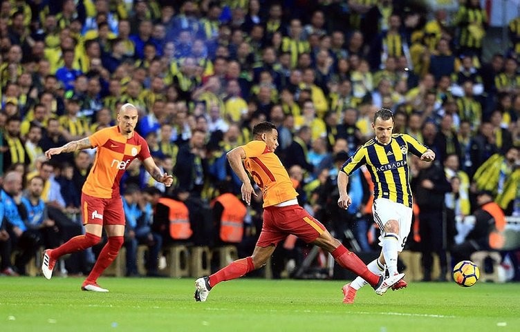 Fenerbahçe-Galatasaray maçından kareler