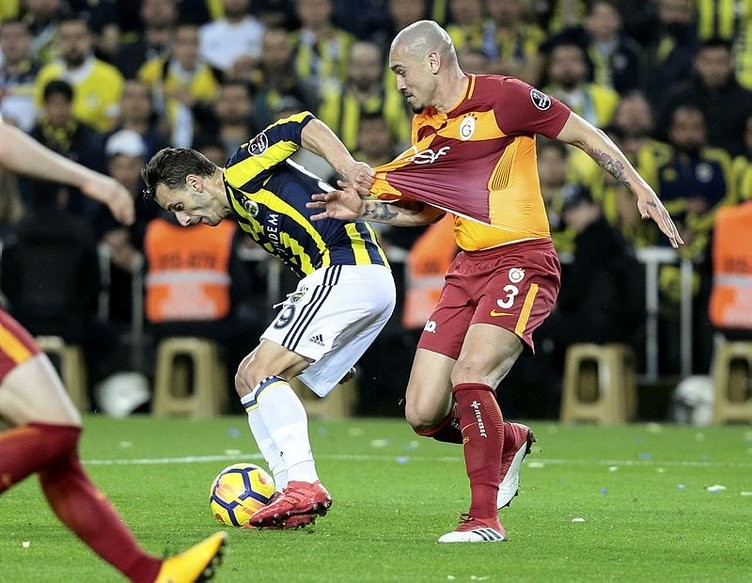 Fenerbahçe-Galatasaray maçından kareler