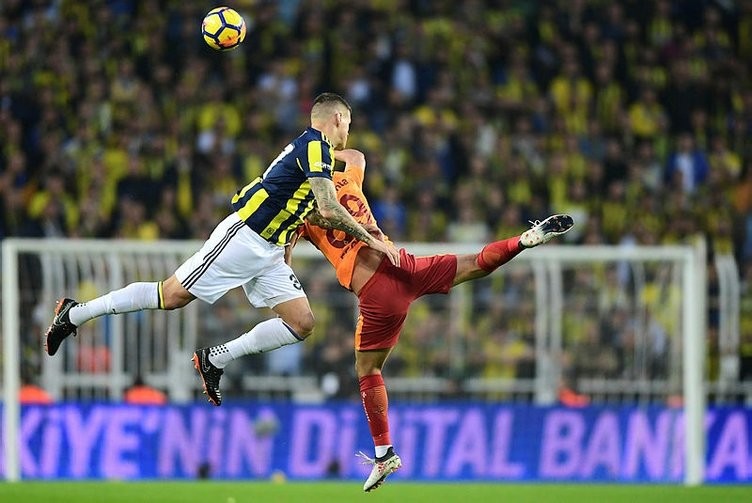 Fenerbahçe-Galatasaray maçından kareler