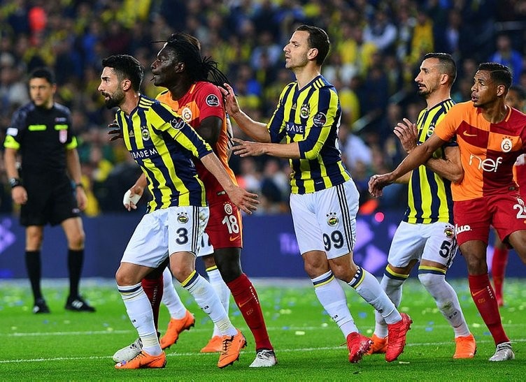 Fenerbahçe-Galatasaray maçından kareler