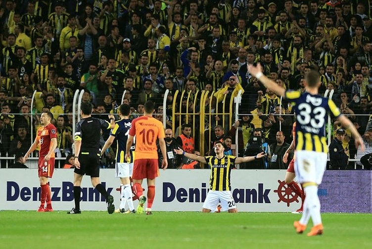 Fenerbahçe-Galatasaray maçından kareler