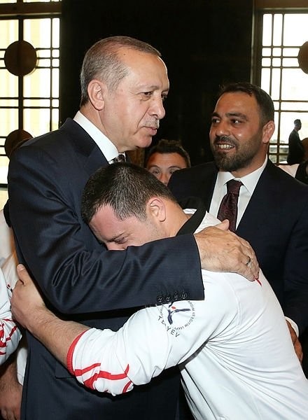 Cumhurbaşkanı Erdoğan down sendromlu sporcuları kabul etti