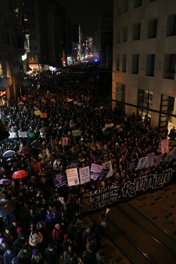 İstiklal'de büyük yürüyüş