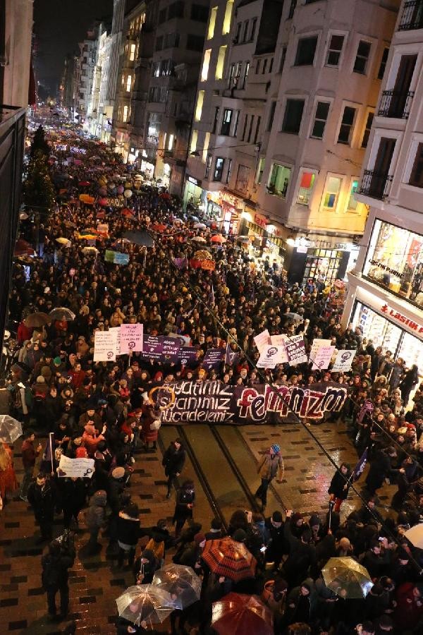 İstiklal'de büyük yürüyüş