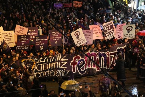 İstiklal'de büyük yürüyüş