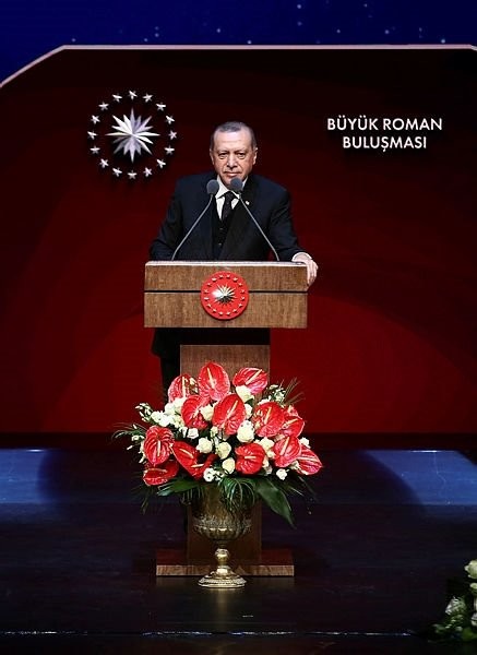 Erdoğan Romanlarla buluştu