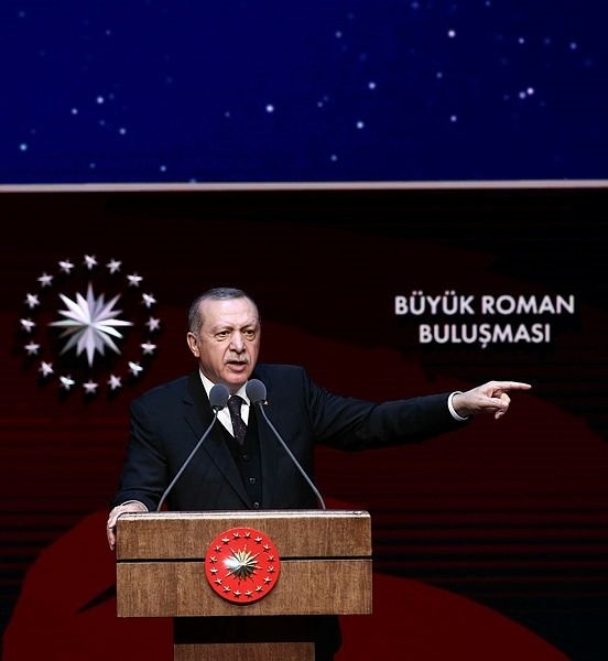 Erdoğan Romanlarla buluştu