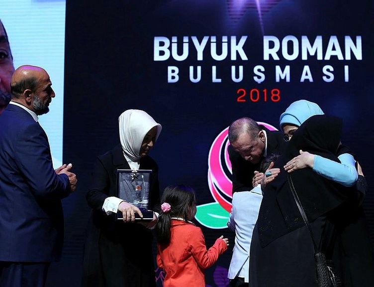 Erdoğan Romanlarla buluştu