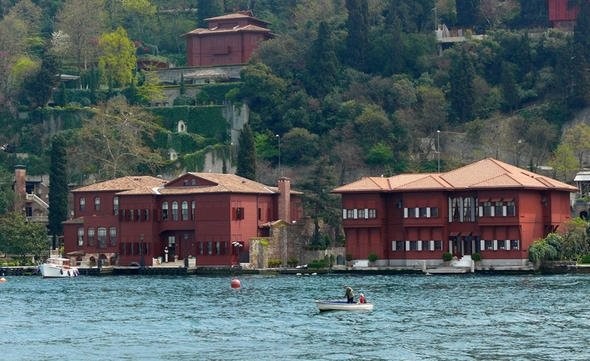 İstanbul Boğazı'nın tarihi Yalıları