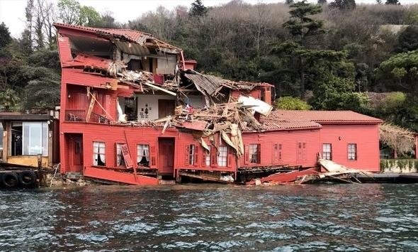 İstanbul Boğazı'nın tarihi Yalıları