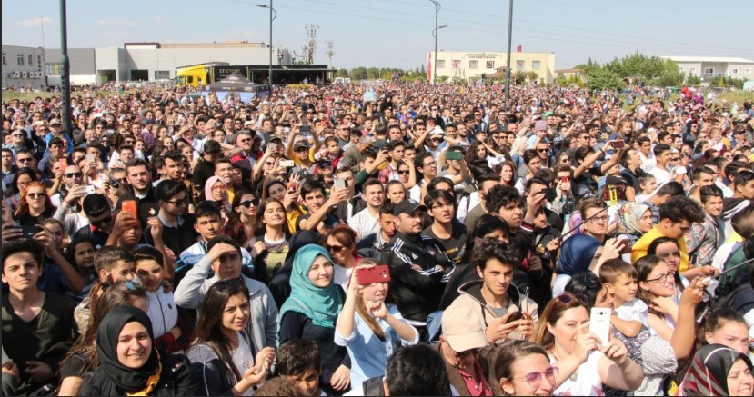 Yürekleri ağıza getiren gösteri!