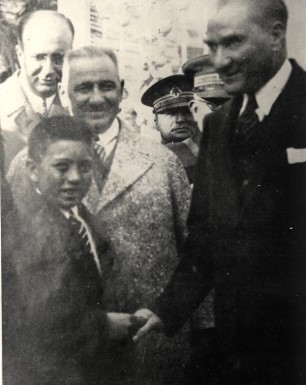 Atatürk'ün çocuk sevgisi