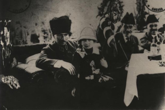 Atatürk'ün çocuk sevgisi