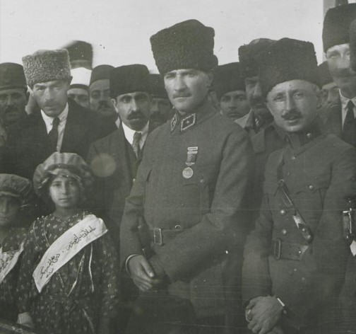 Atatürk'ün çocuk sevgisi