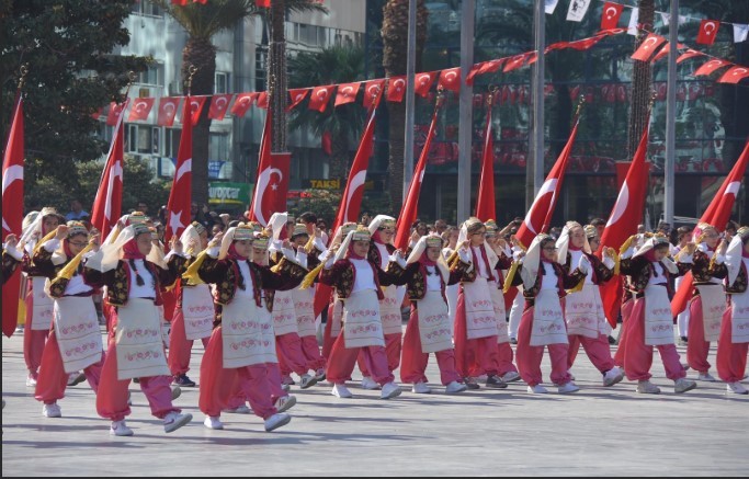 Devlet büyükleri koltuklarını devretti