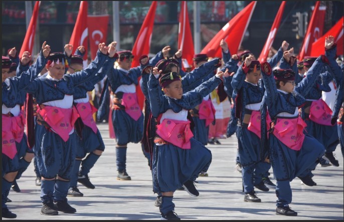 Devlet büyükleri koltuklarını devretti